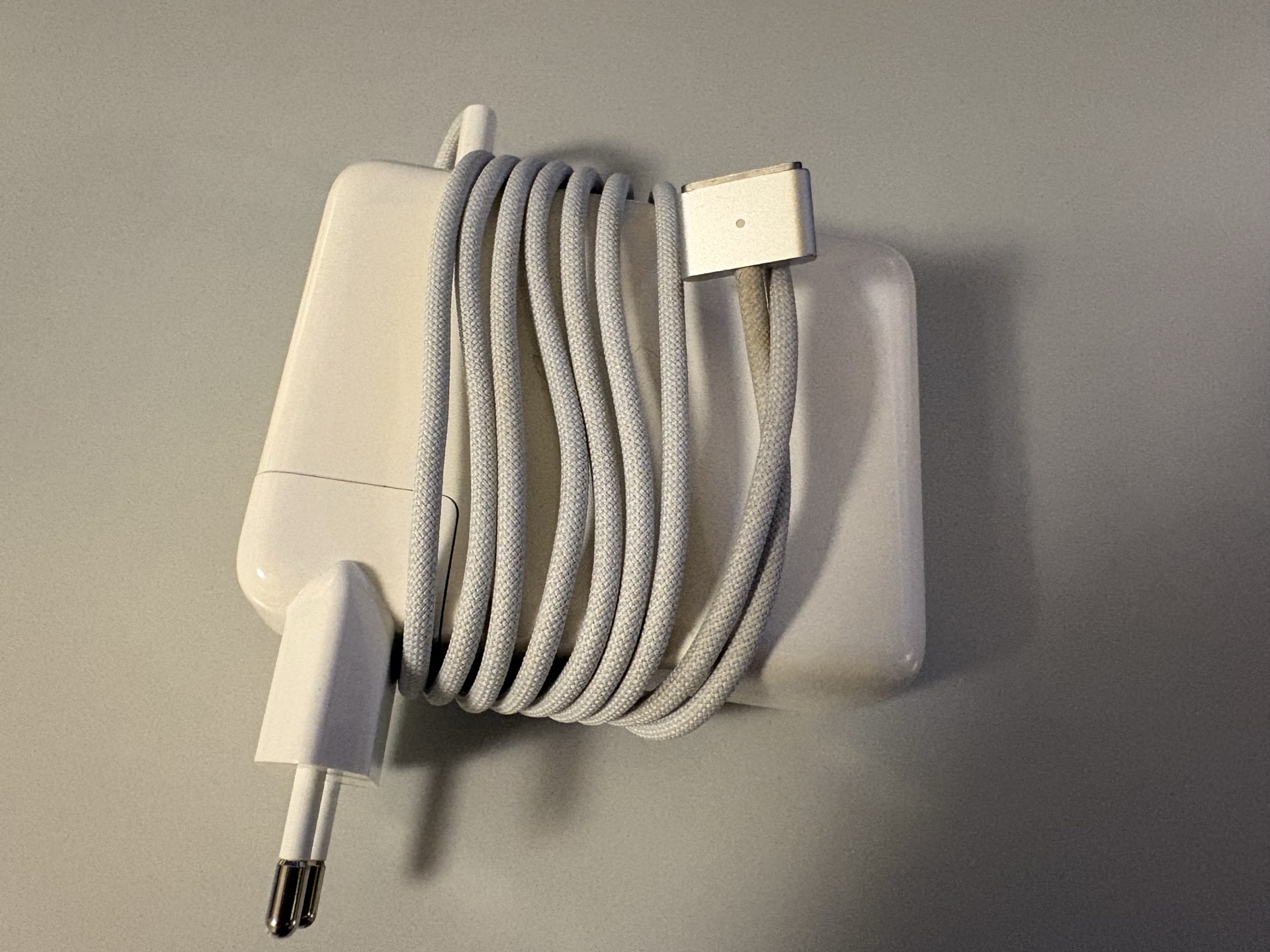 Apple 原装 140W USB-C 电源适配器 + MagSafe 3 编织充电线（MacBook Pro） (1)